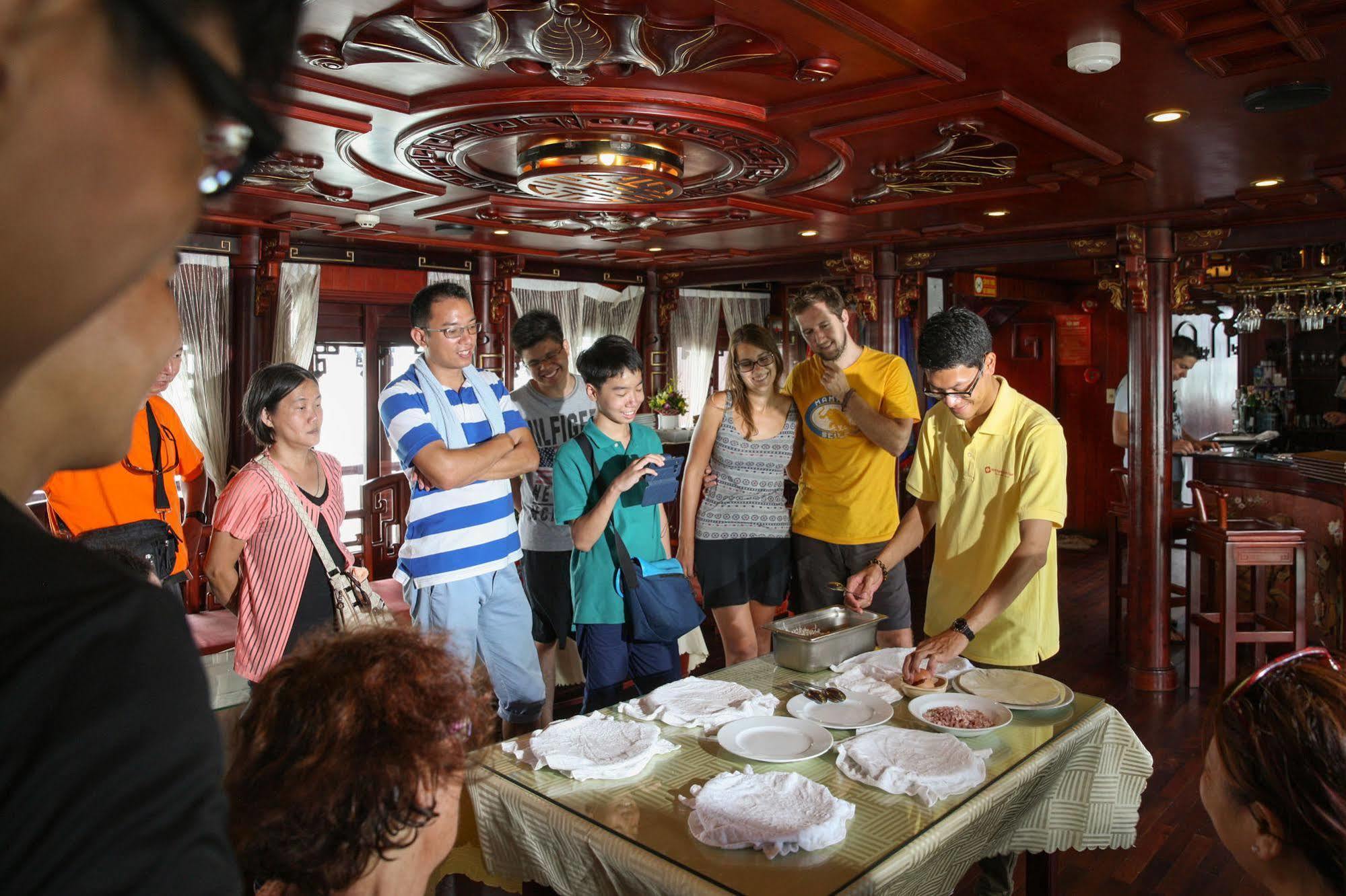 Royal Palace Cruise Hạ Long-öböl Kültér fotó